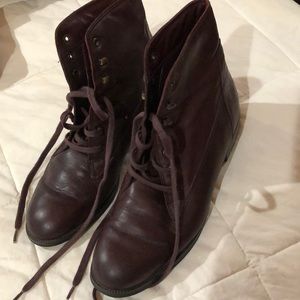 EUC Nine  West Lace  up boots